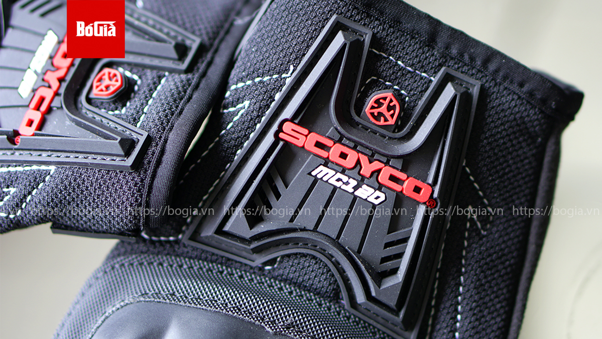 Logo trên găng tay Scoyco MC12D
