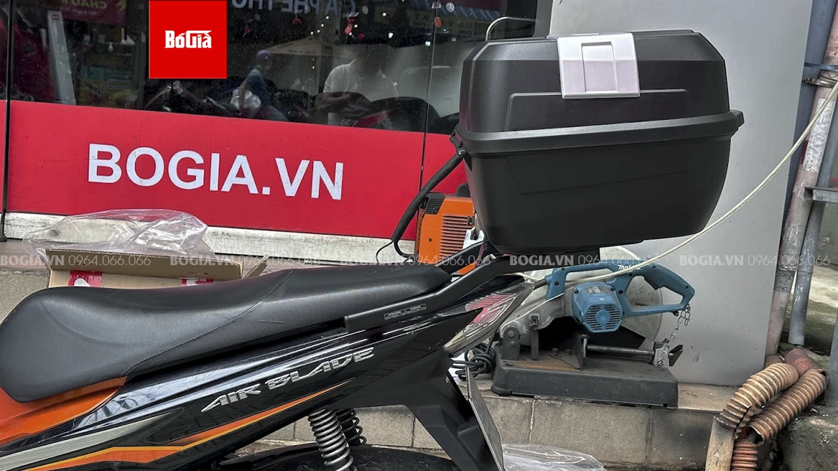 Baga gắn thùng sau Givi cho xe Air Blade 125