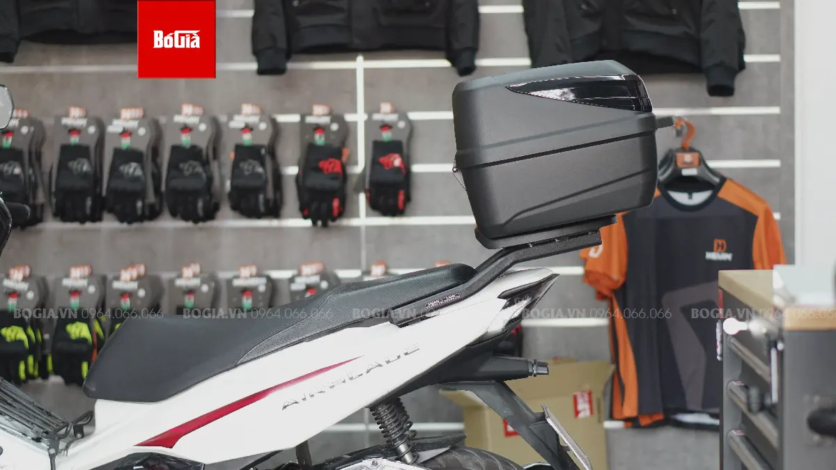 Baga gắn thùng sau Givi cho xe Air Blade 150 chính hãng