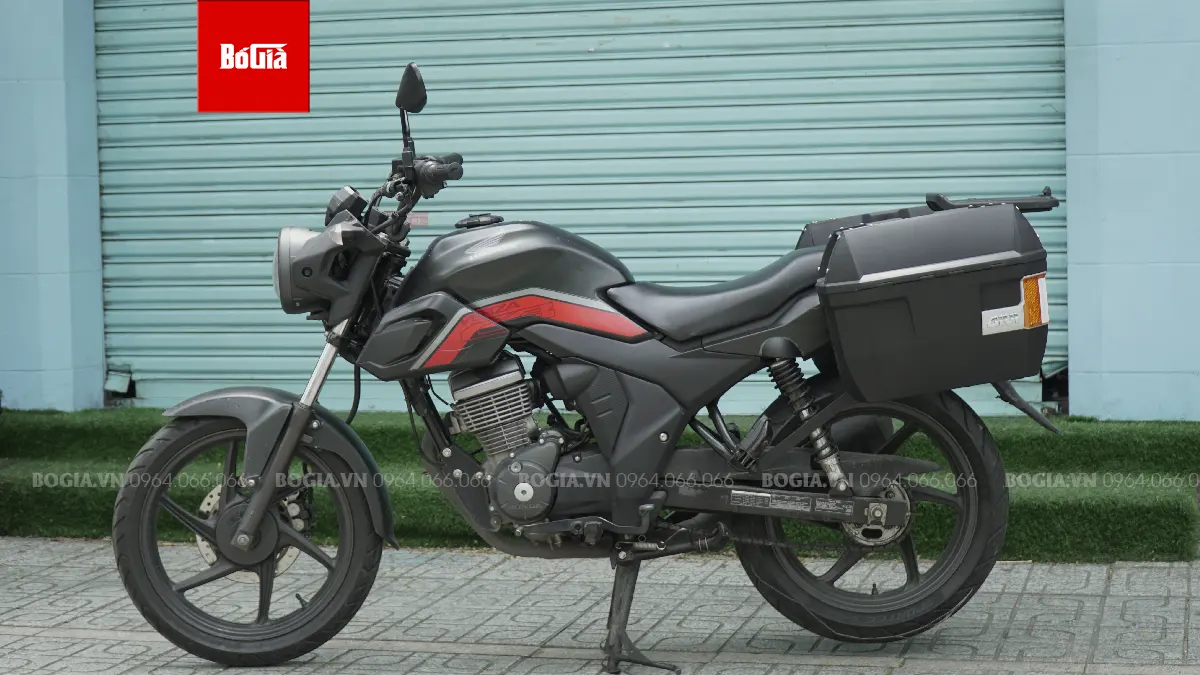 Thùng hông Givi cho xe CB150 Verza chính hãng