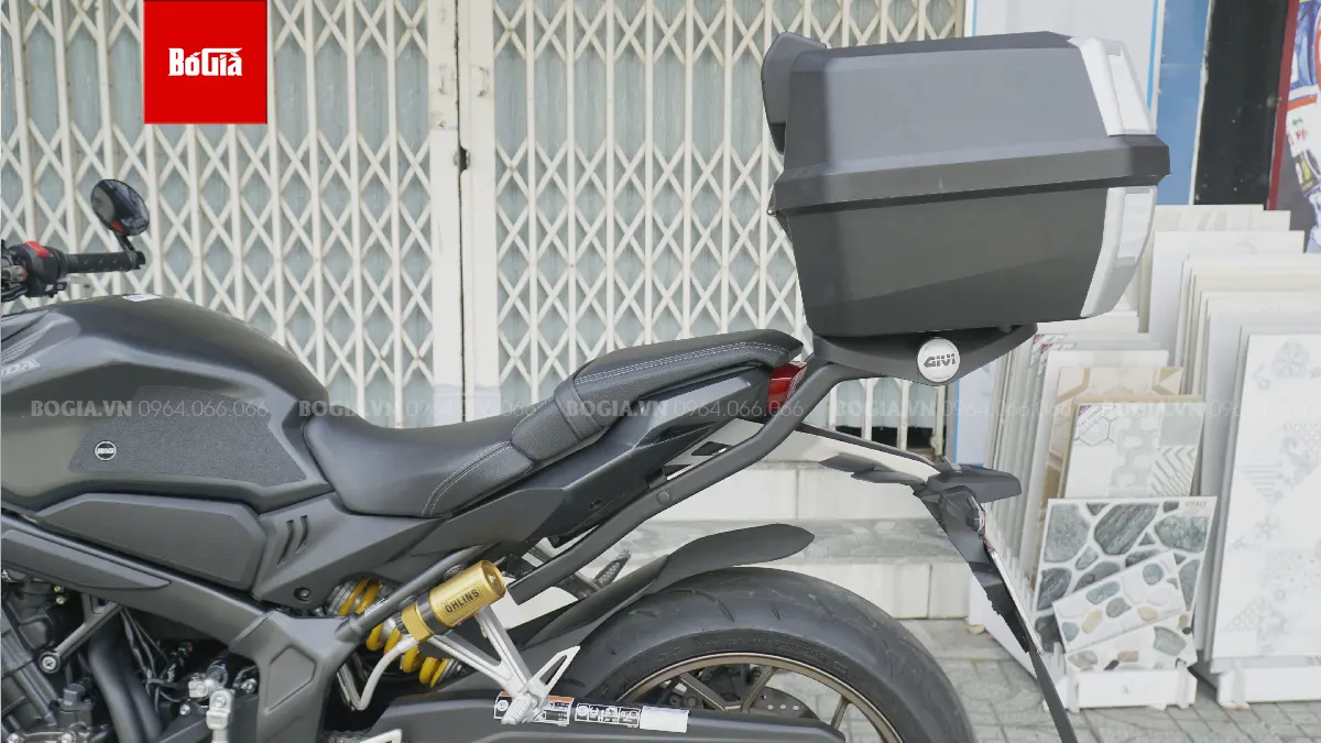Chọn thùng sau Givi cho xe CB650R phù hợp với nhu cầu và dáng xe