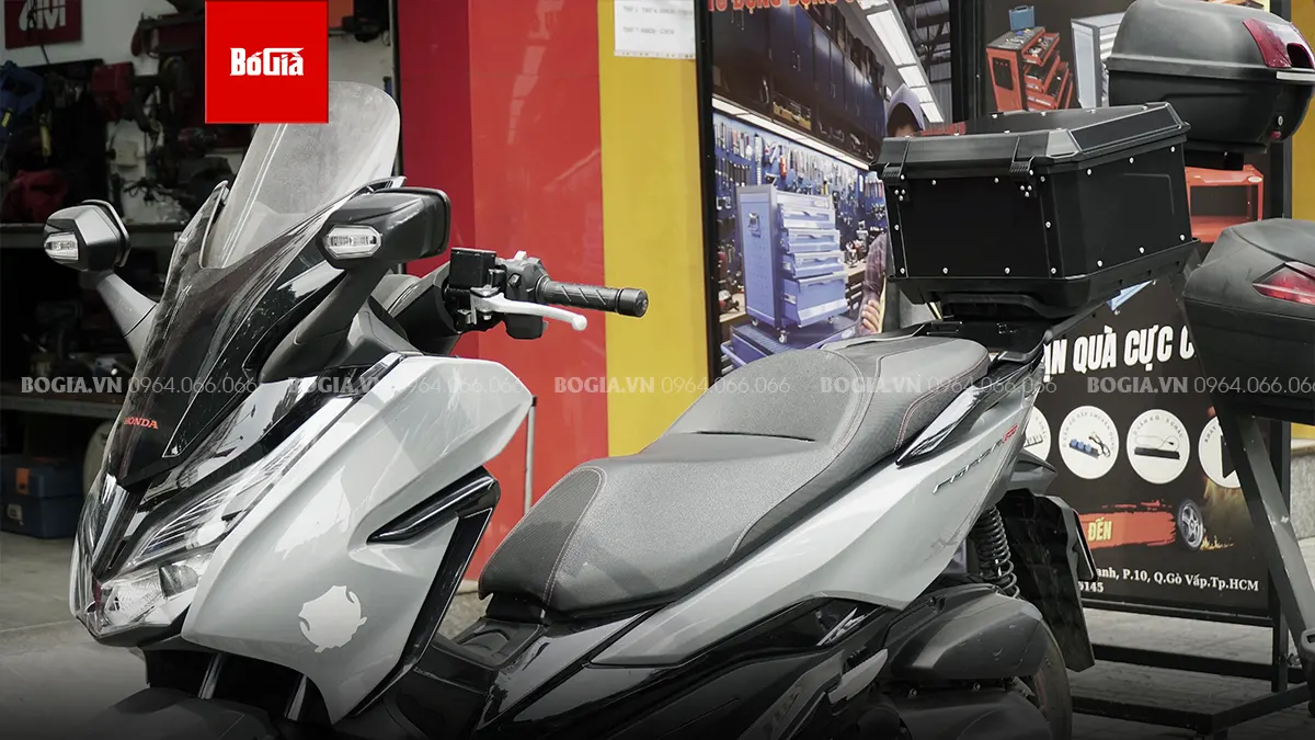 Giá thùng sau Givi cho xe Forza 300/350