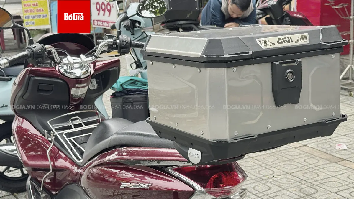 Những tiện ích khi gắn thùng sau Givi cho xe Pcx 1215