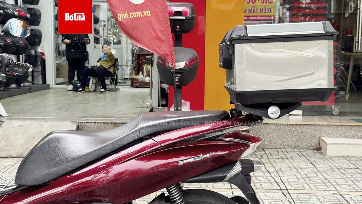 Trọn bộ thùng sau Givi cho xe Pcx 125 gồm những gì