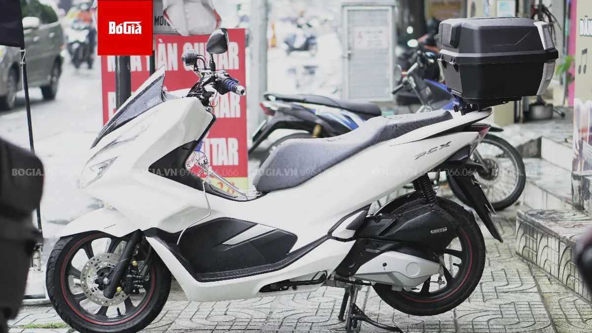 Lắp đặt thùng sau Givi cho xe PCX 150 chuẩn kỹ thuật