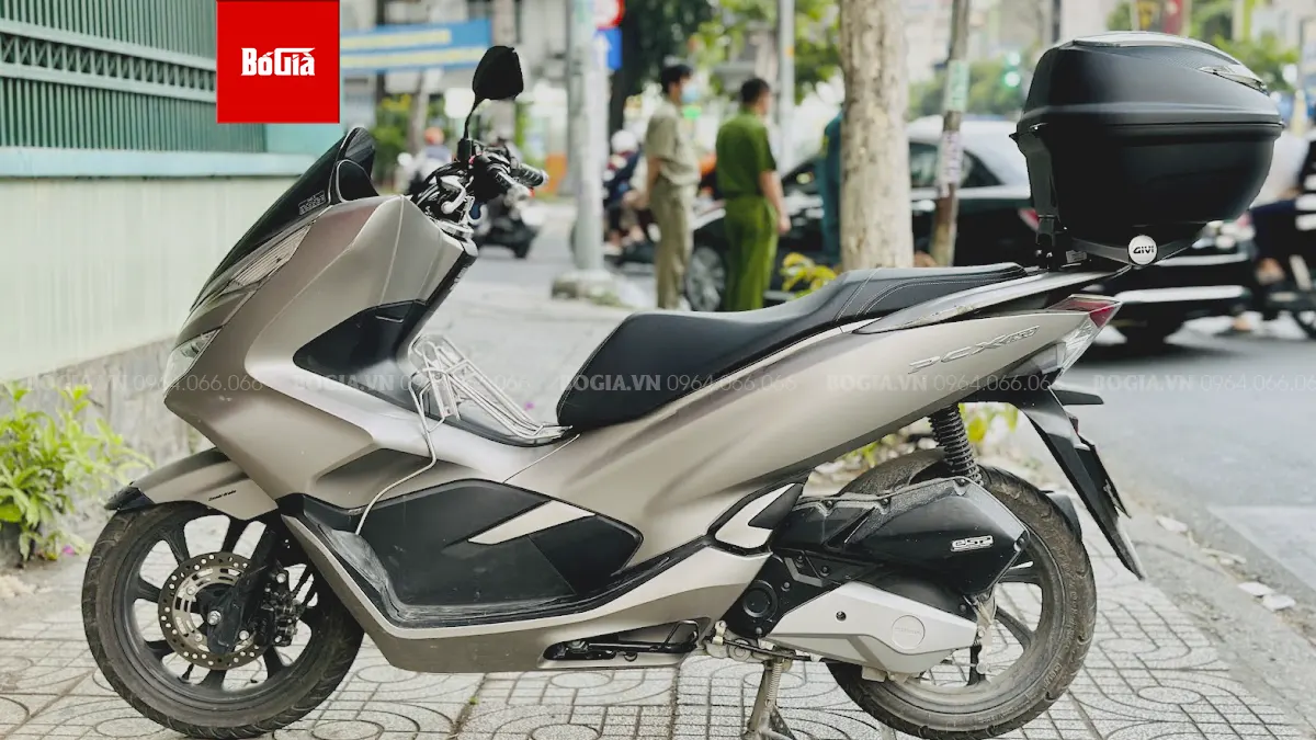 Thùng sau Givi cho xe PCX 150 chính hãng