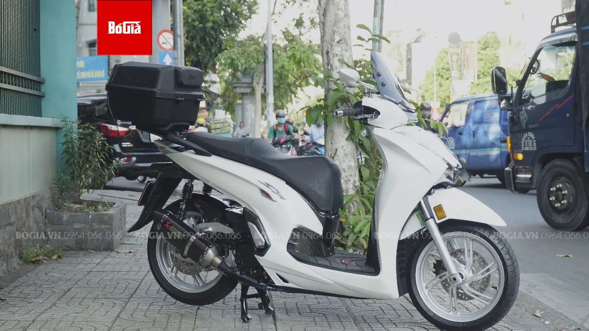 Giá thùng sau Givi cho xe SH 350i tuỳ vào model, dung tích và chất liệu