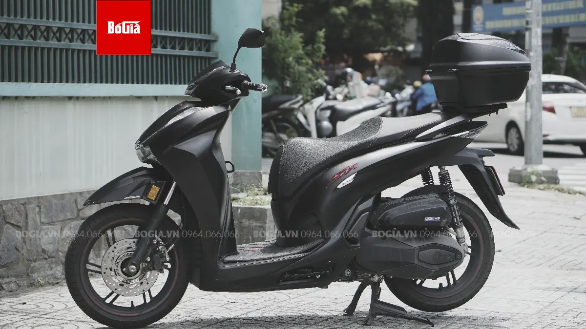 Lắp đặt thùng sau Givi cho xe SH 350i tại Bố Già Givi