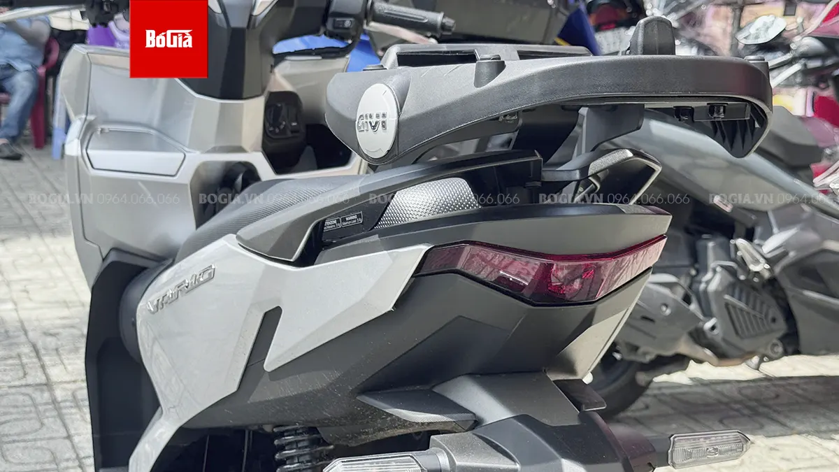 Lắp đặt baga Givi SRV Vario 125 2026