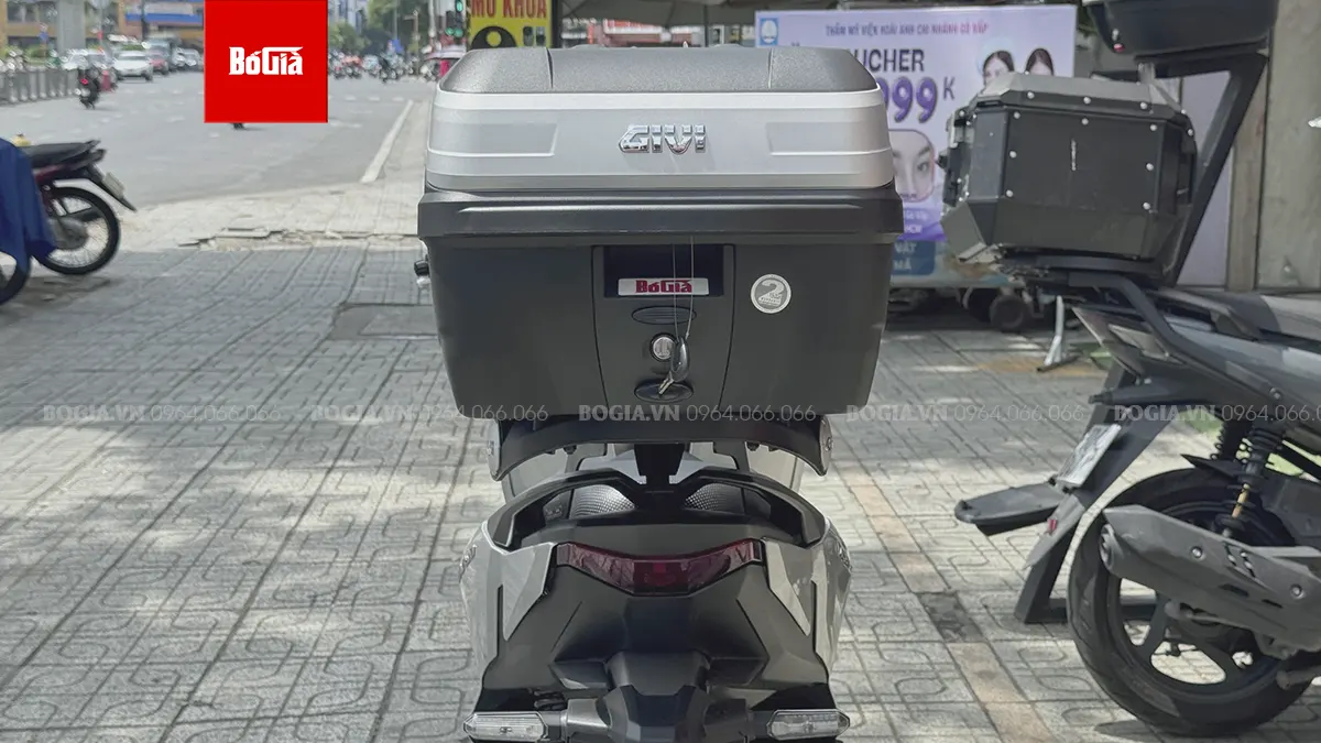 Trọn bộ thùng sau và baga Givi SRV Vario 125