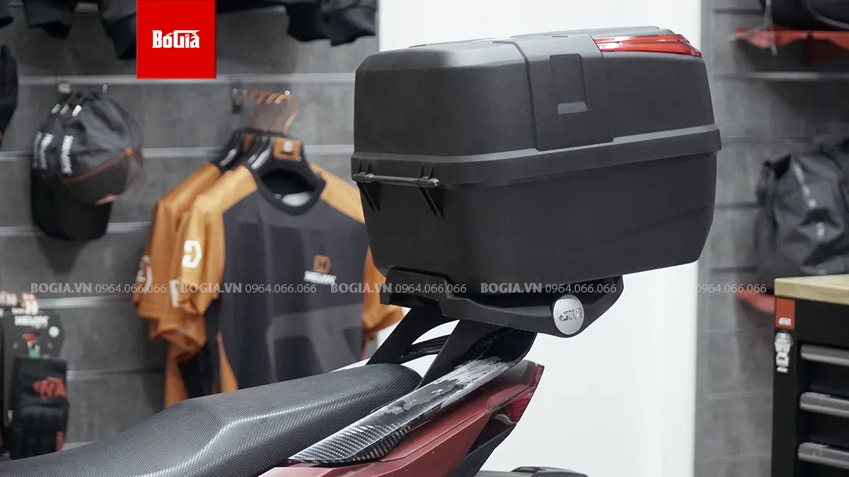 Giá thùng sau Givi cho xe Vario 125/150 chính hãng