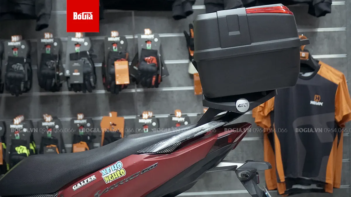 Trọn bộ thùng sau Givi cho xe Vario 125/150