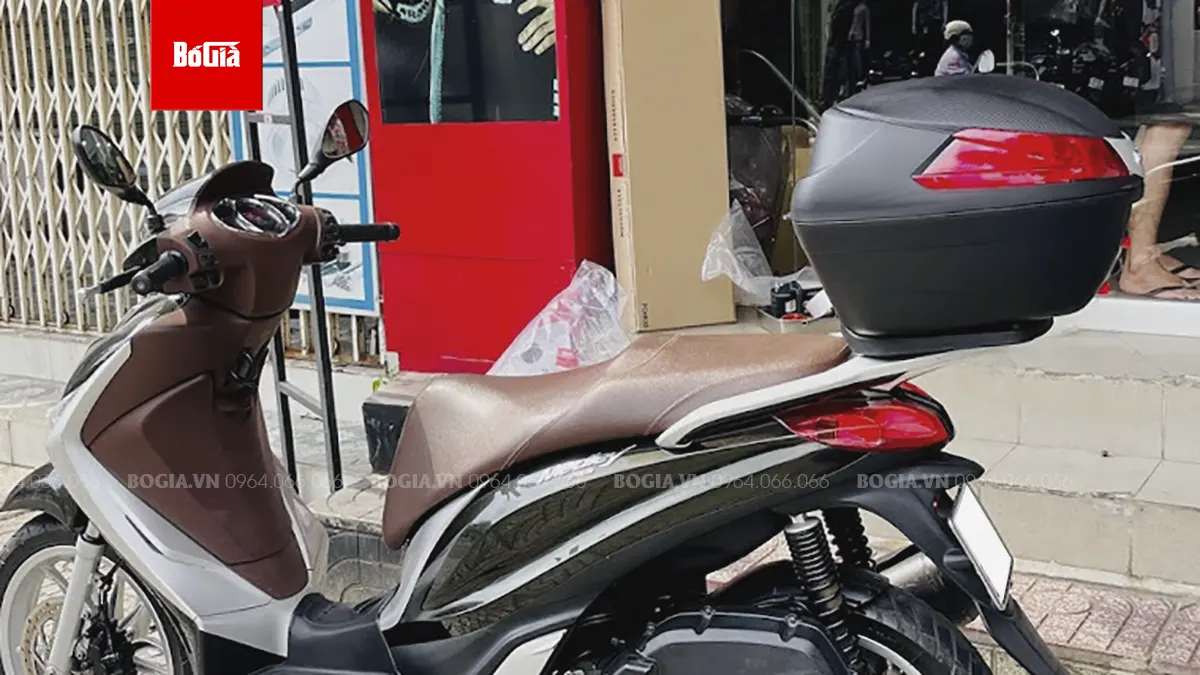 Giải pháp chứa đồ với thùng xe máy Piaggio Medley chính hãng Givi