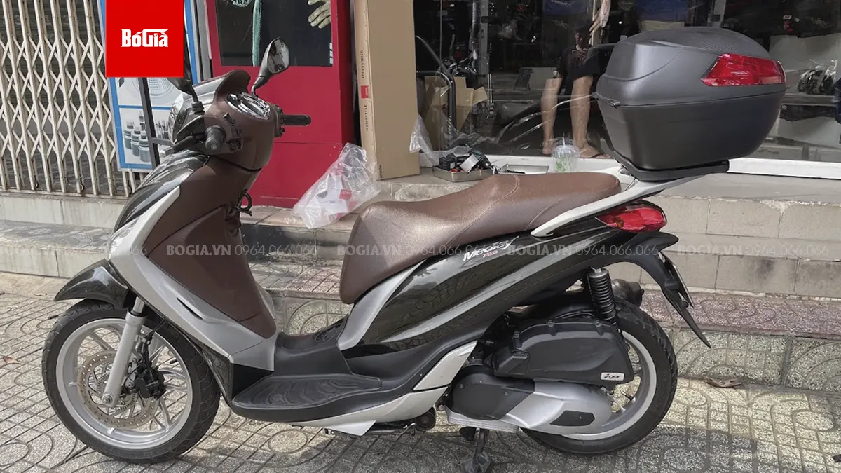 Thùng sau Givi cho xe Medley chính hãng tại Bố Già