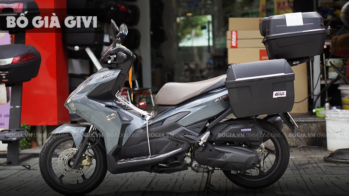 Cách nhận biết thùng Givi chính hãng qua model, khóa và phụ kiện