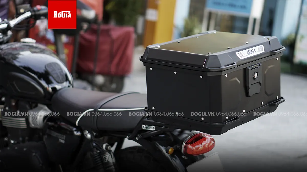 Khách Hàng Nâng Cấp Thùng Nhôm Givi Cho Triumph Bonneville T100 Tại Bogia.vn