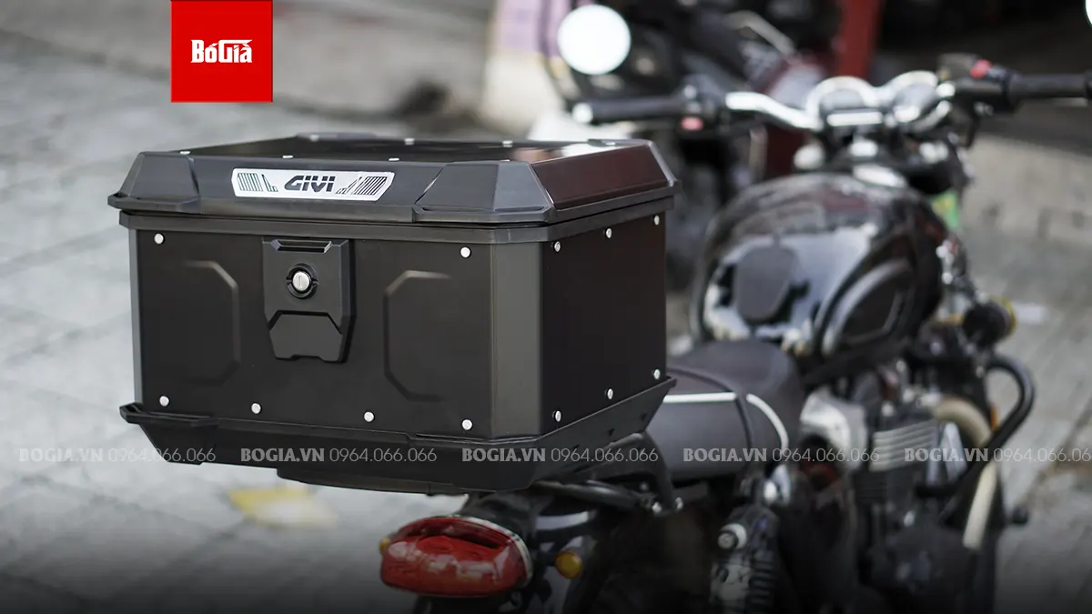 Tiện Ích Khi Trang Bị Thùng Sau Givi Cho Xe Triumph Bonneville T100