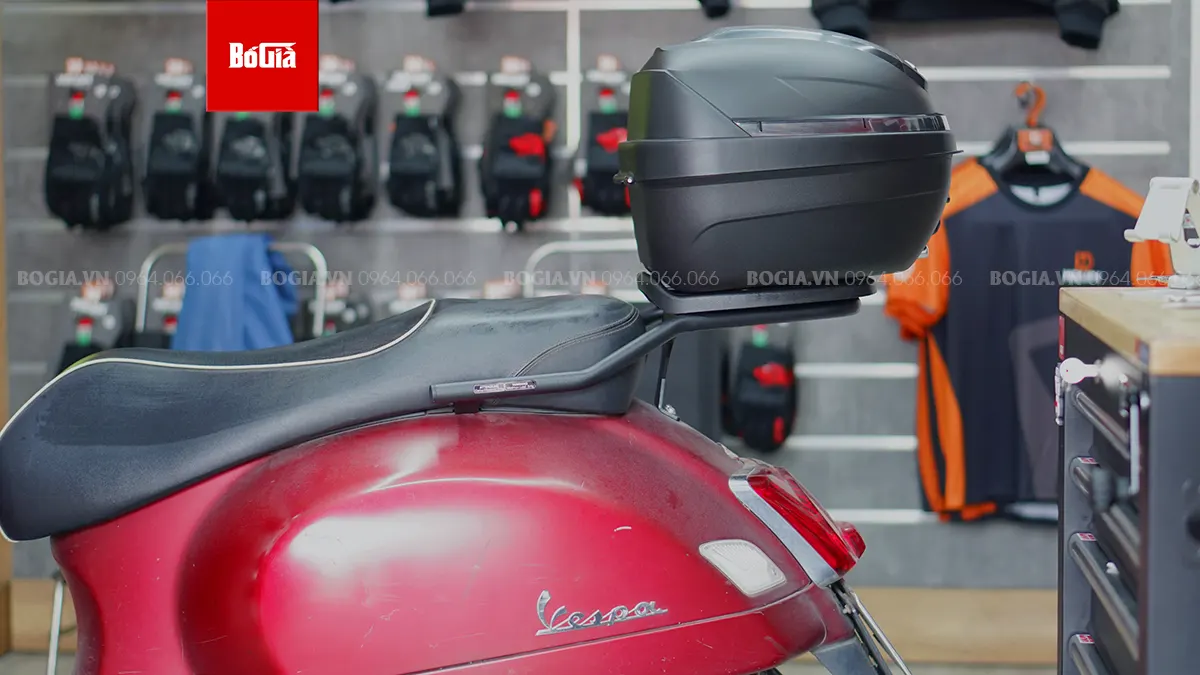 Tiện ích khi lắp đặt thùng sau Givi cho xe Vespa GTS