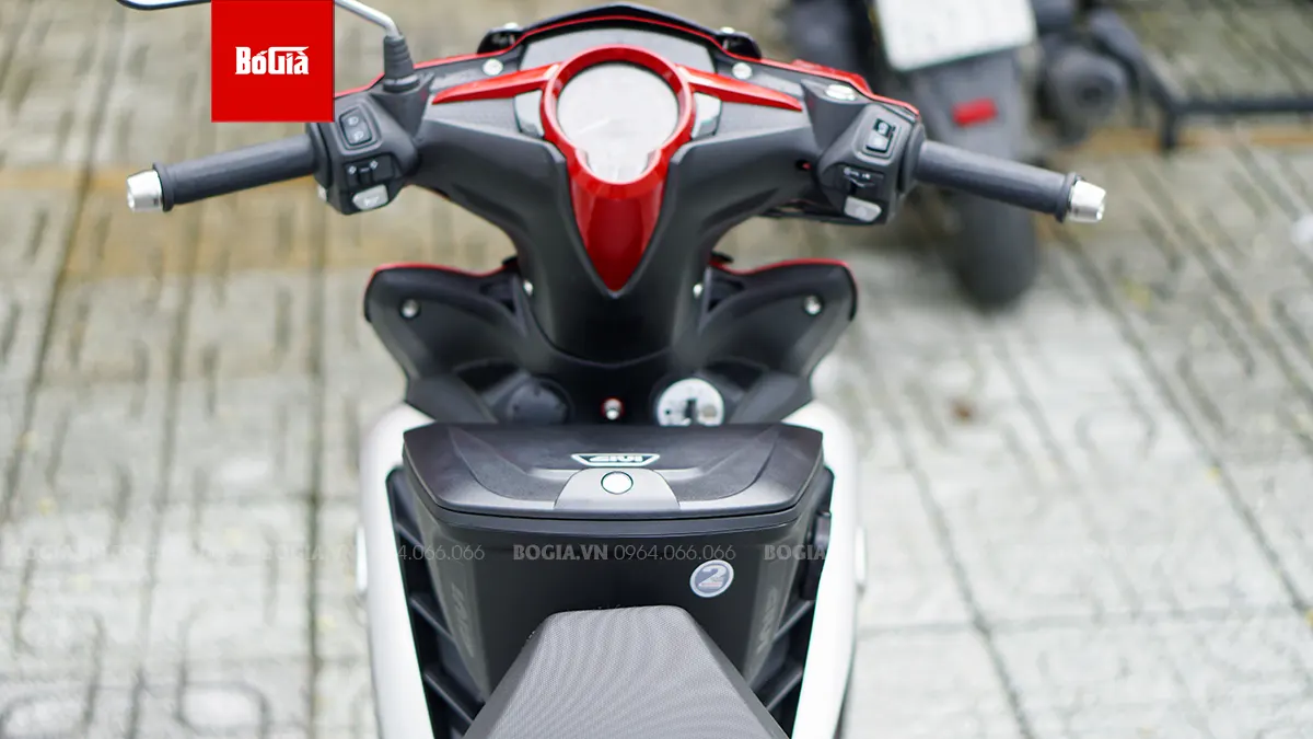 Thùng giữa Givi G11N cho Exciter 135 5 số, dung tích 11 lít