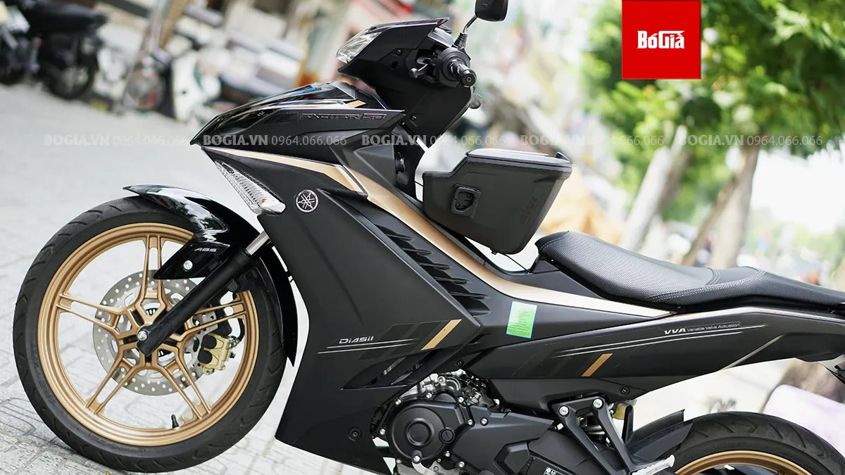 Thùng giữa Exciter 155 Tcs V3 chính hãng Givi