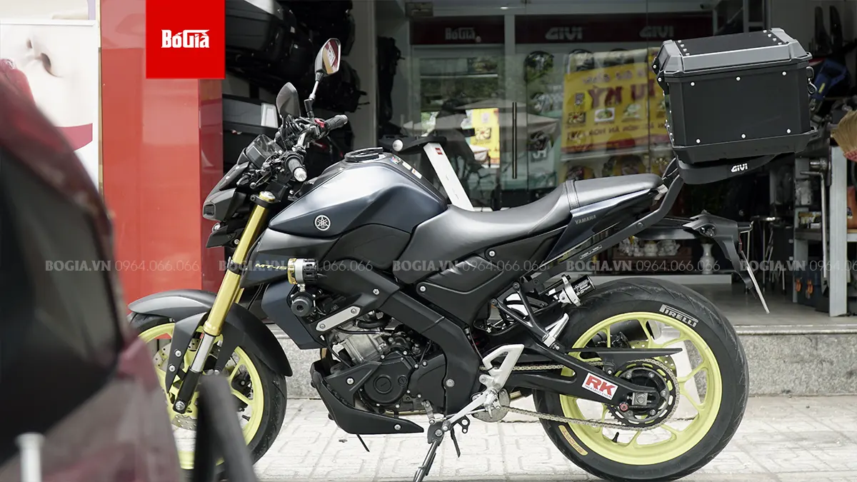 Thùng sau Givi cho xe MT15 chính hãng